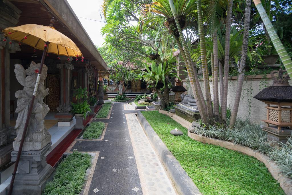 Nuaja Balinese Guest House Ubud  Exterior photo